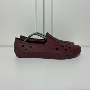Vans slip on trek trk burgundy maroon